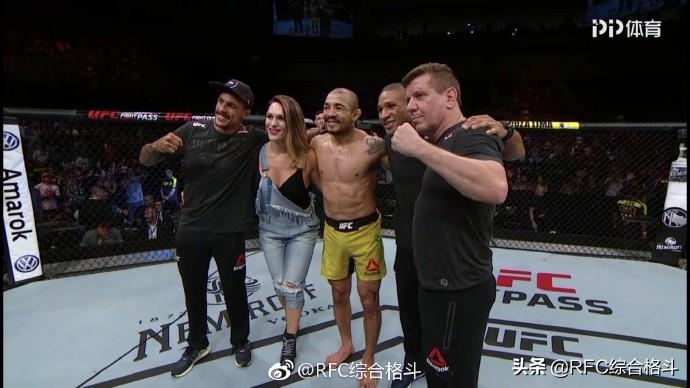 最新WWE格斗之夜，小巷熱血戰(zhàn)場(chǎng)與特色小店的探索之旅