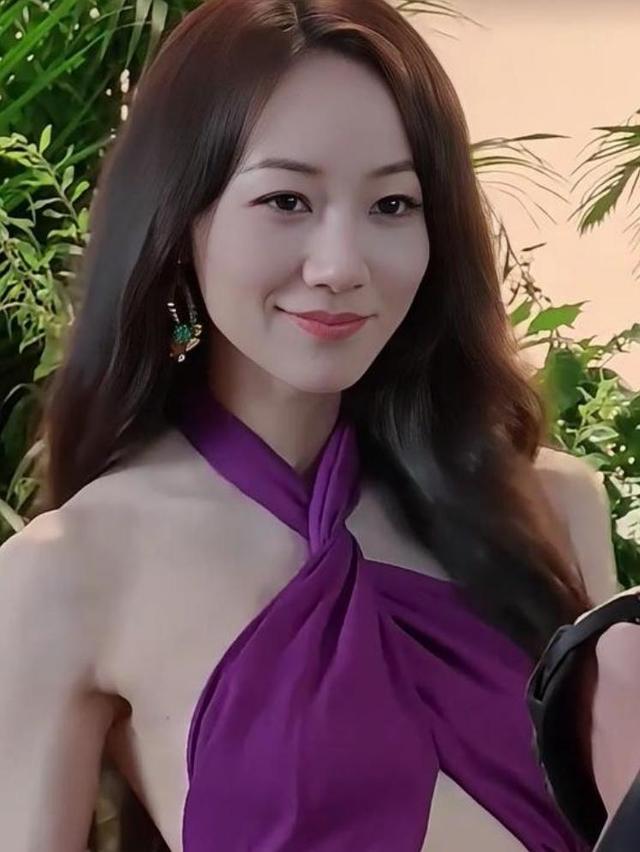 女性頭像時(shí)尚潮流演變，最新風(fēng)尚與2025年流行趨勢(shì)預(yù)測(cè)