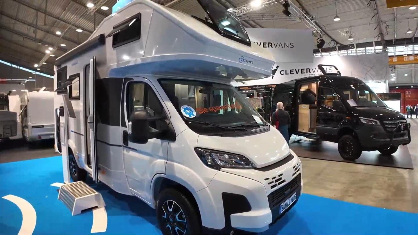 探索小巷中的驚喜，揭秘最新款房車發(fā)布，帶你領(lǐng)略未來生活新體驗